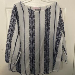 Women’s woven design blouse size XL. New